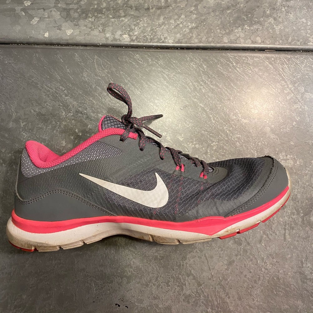 women’s nike grey Flex TR5 running shoes